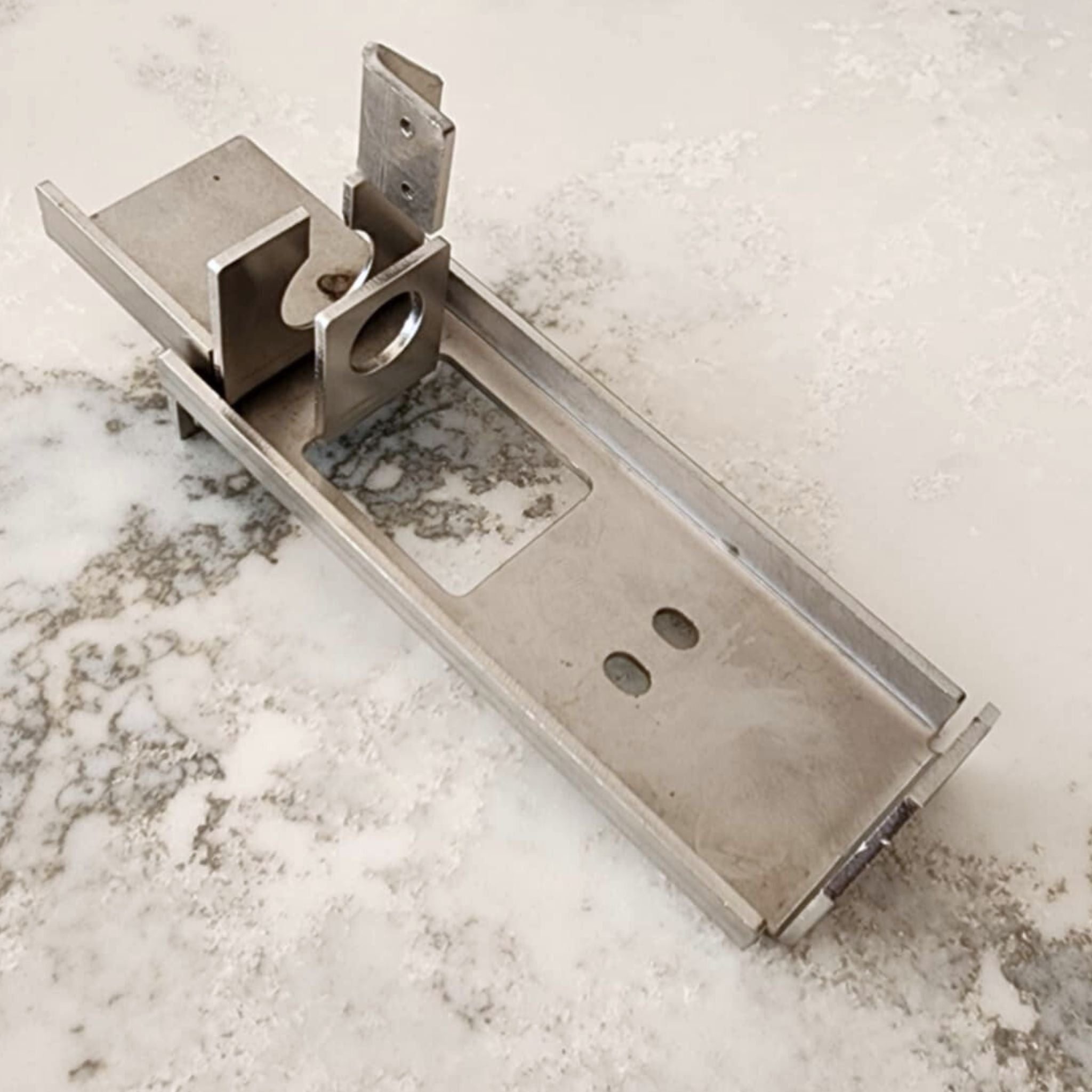 Bond Scuba Kick Mod VUK Bracket V2 – Wireform Pinball Mods - Avid Creations